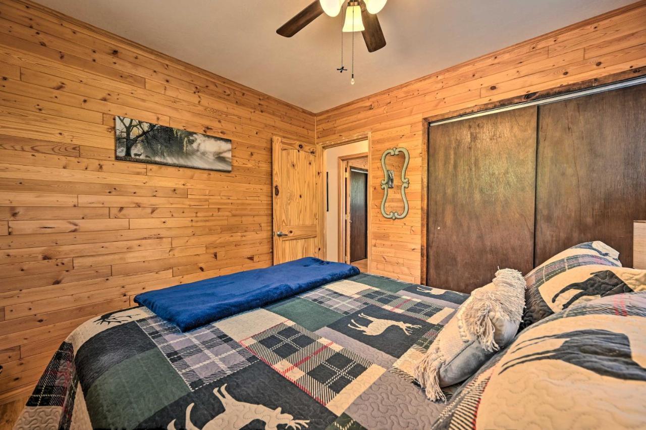 Peaceful Strawberry Cabin Fire Pit And Hot Tub Pine Esterno foto