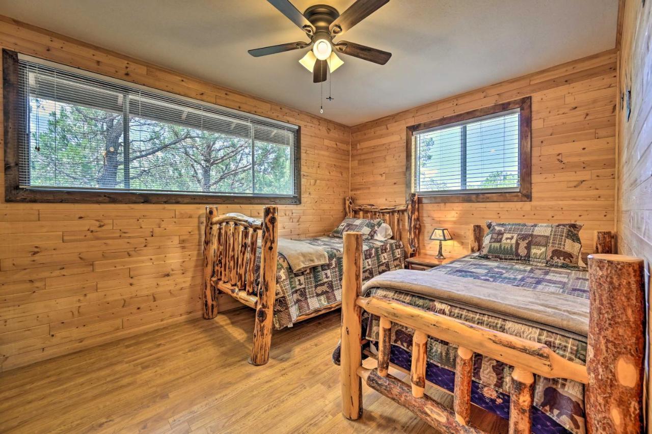 Peaceful Strawberry Cabin Fire Pit And Hot Tub Pine Esterno foto